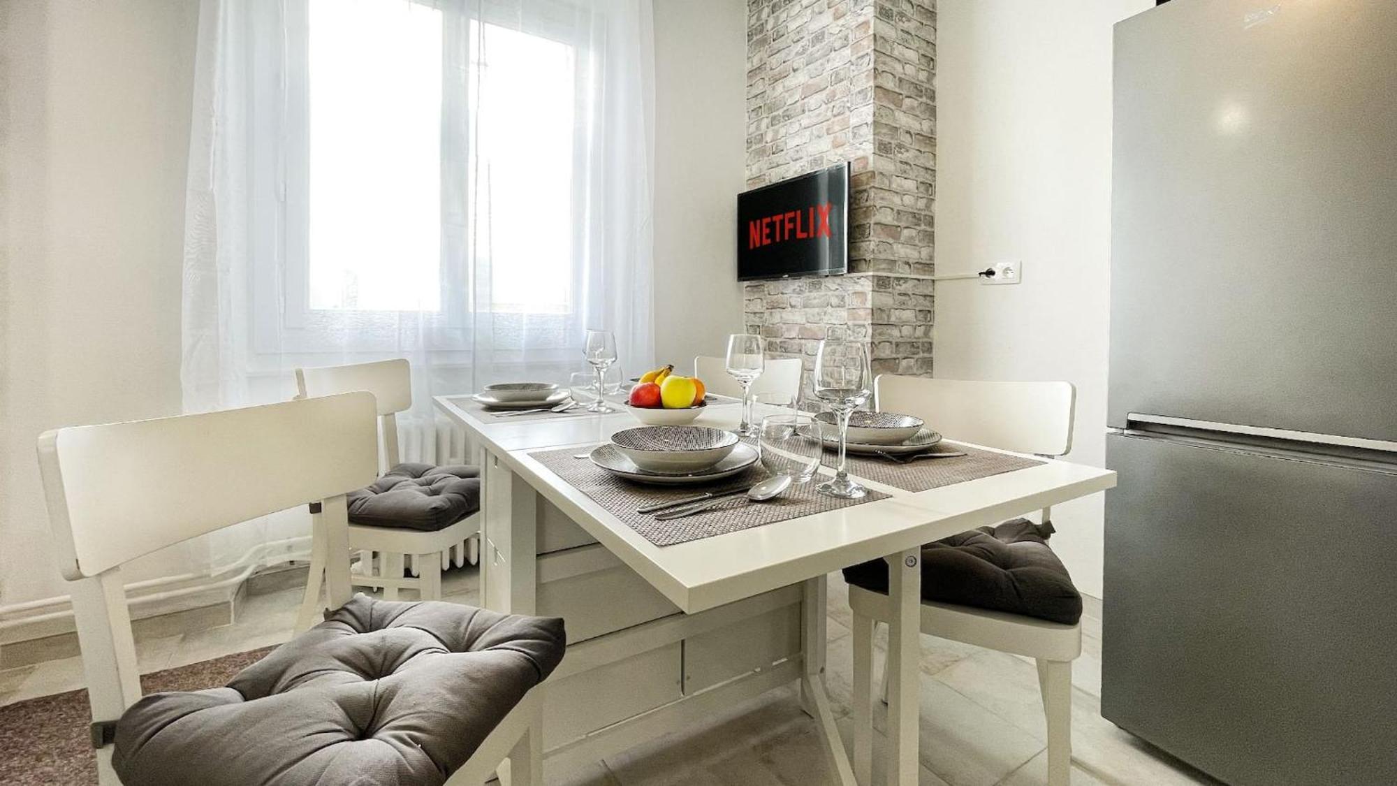 Homey Keola: Tranquil Geneva Gateway with Tram Access Ambilly Exterior photo